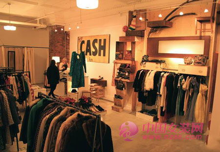 想開實(shí)體服裝店,能賺錢嗎